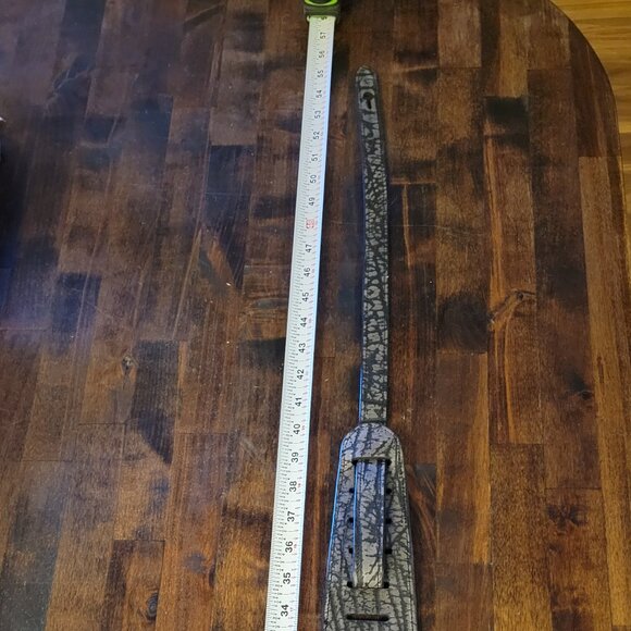 Exotic Dark Grey Wildebeest Premium Leather Guitar Strap – Ethically Sourced - Picture 2 of 9